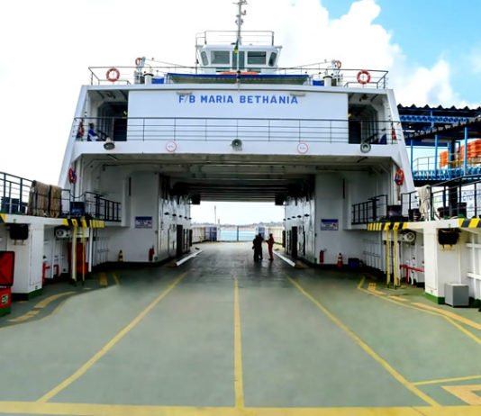 Sistema Ferry-Boat opera com quatro embarcações e fluxo tranquilo nesta quarta-feira