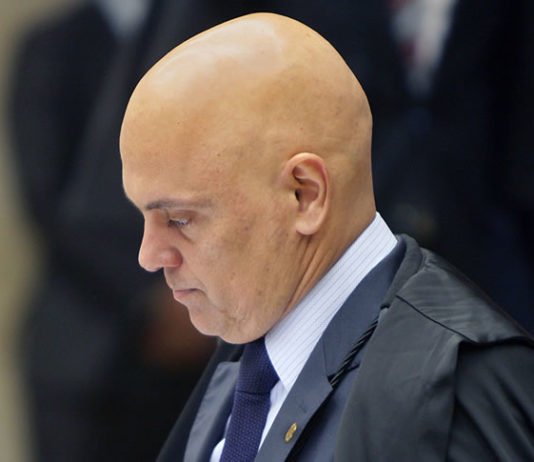 Lula teve encontro recente com Alexandre de Moraes fora da agenda e sinalizou apoio ao ministro, dizem fontes