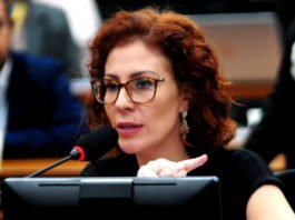 Zambelli está detida em penitenciária de Roma e deve passar por audiência de custódia na sexta