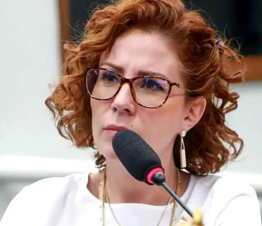 STF vê com ‘preocupação’ decisão da Itália sobre Carla Zambelli; Corte italiana alega imparcialidade de Moraes VEJA!