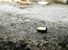 Mãe atira com espingarda na filha durante confusão familiar