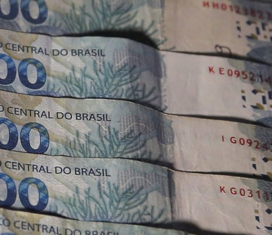 Brasil pode ter inventado o futuro do dinheiro com o PIX, diz prêmio Nobel de Economia