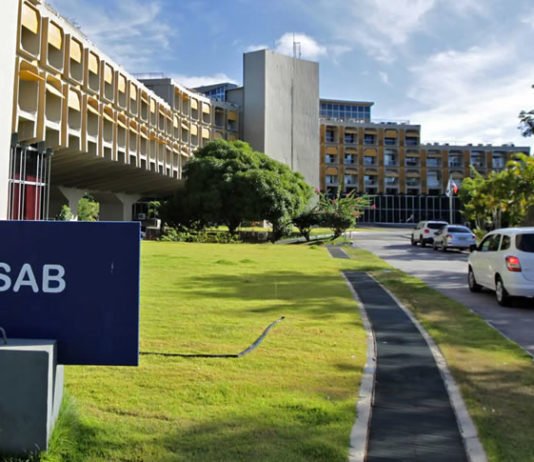 SESAB convocou 541 profissionais para reforçar assistência à saúde da Bahia e documentos já devem ser enviados; veja