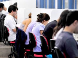 Mulheres têm mais barreiras e ganham menos que 80% dos salários de homens, aponta IBGE; desigualdade é intensa