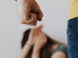 Entenda quais são as novas leis que já ampliam proteção às mulheres: Medida também tem monitoração de agressor