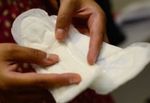 Dor menstrual provoca faltas mensais de 40% das alunas no Brasil, aponta pesquisa inédita feita pelo Instituto Alana