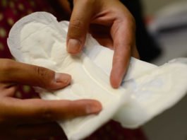 Dor menstrual provoca faltas mensais de 40% das alunas no Brasil, aponta pesquisa inédita feita pelo Instituto Alana