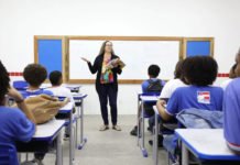 Câmara aprova medida que eleva piso dos professores para R$ 5.130 em 2026 e muda o cálculo para reajuste; veja