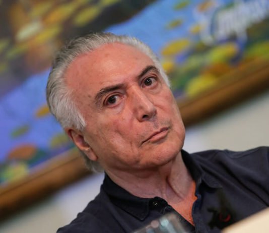 Michel Temer é citado por Eduardo em bate-boca com Bolsonaro: Eu quero que olhe para mim, você falaria isso? confira