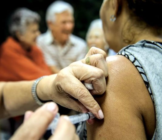 Gripe, Covid, pneumococo, VSR: como saber quais vacinas respiratórias tomar; imunizantes têm funções diferentes