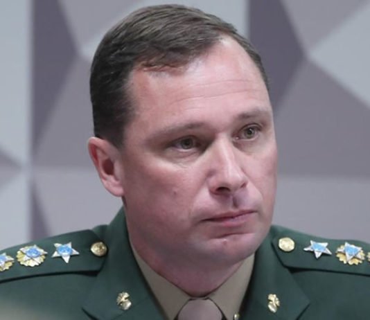 Delator da trama golpista, Mauro Cid já recebe convite para dar aulas na Europa e advogados esperam decisão do STF