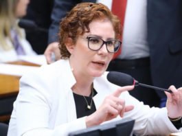Ministério Público da Itália se posiciona a favor da extradição de Zambelli, diz Advocacia-Geral da União