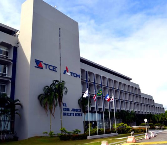 Idade para ingresso nos Tribunais de Contas da Bahia pode ser alterada caso proposta seja aprovada pela ALBA