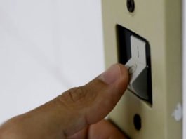 Aneel determinou a bandeira vermelha 1 em outubro, e a conta de luz segue com cobrança a mais ao consumidor; confira