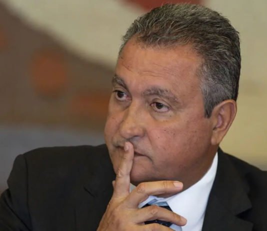 Rui Costa detona bolsonaristas por uso de outras bandeiras no 7 de Setembro
