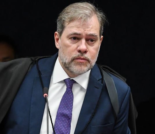 Procuradoria da República arquiva pedido de deputados para afastar Dias Toffoli do caso do Banco Master no STF