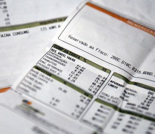 Conta de luz: desconto social para famílias de baixa renda passa a valer em 2026 e varia entre 9% e 18% no recibo