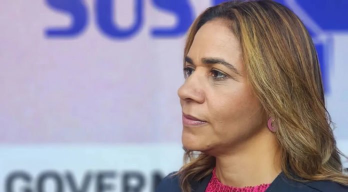 Secretária de Saúde reage a críticas de Zé Ronaldo e diz que prefeito não conhece o SUS: ‘Bastante entristecida’