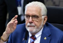 Jaques Wagner comemora rejeição de relatório da CPMI do INSS