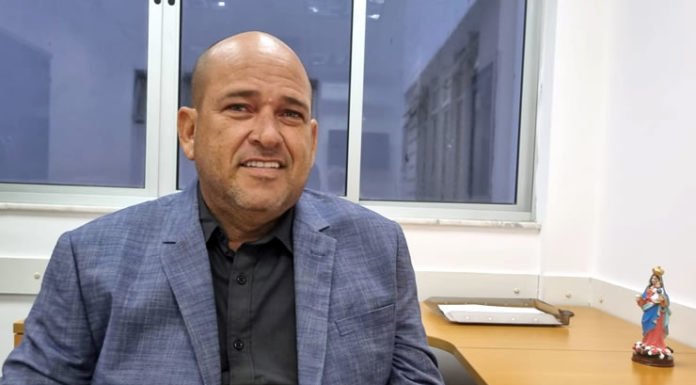 Justiça mantém prisão preventiva de Binho Galinha após revisão; deputado está preso desde outubro de 2025