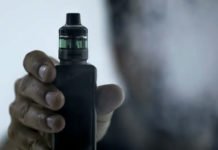 3 em cada 10 estudantes adolescentes usaram cigarros eletrônicos alguma vez na vida, revela dados do IBGE