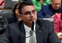 Após ação contra Jaques Wagner, Flávio Bolsonaro diz que PF ‘implodiu o PT da Bahia’