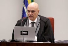 Moraes chama advogados de Bolsonaro para explicar descumprimento de medidas e alerta sobre prisão