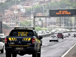 PRF já reforça fiscalização nas rodovias federais da BA na Operação Natal; ação teve início na terça e segue até domingo