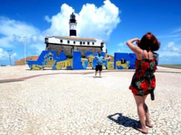 Bahia é o destino mais buscado por turistas internacionais no Nordeste; estado bateu recorde de viajantes internacionais de 2024