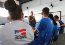 Piso do magistério público tem reajuste de 5,4%, chega a R$ 5.130 em 2026 e pode ter ganho real com novo cálculo