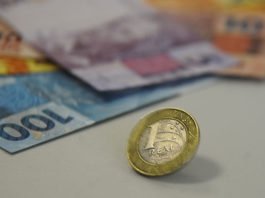 Salário mínimo de R$ 7.612,49 seria o ideal para famílias, diz Dieese: 4,7 vezes superior ao atual de R$ 1.621,00; confira