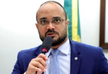 Alden cobra destino de bilhões e critica novo empréstimo de Jerônimo