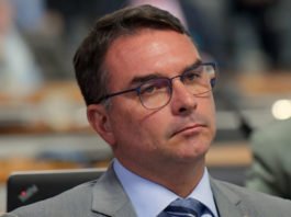 Sem Bolsonaro, EUA não reconhecerão eleição de 2026, afirma Flávio Bolsonaro