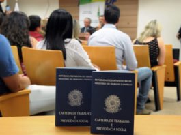 CAGED: Brasil cria 255 mil vagas com carteira assinada em fevereiro; resultado foi mais favorável para as mulheres