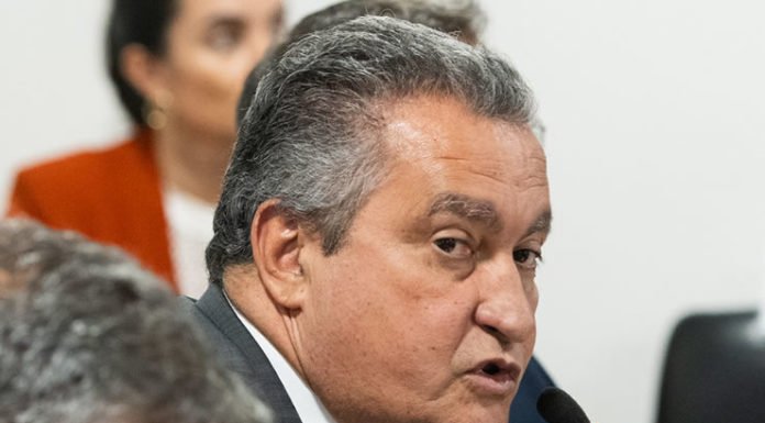 Auditoria do TCE recomendou a rejeição das contas de Rui Costa por compra de respiradores na pandemia da Covid-19