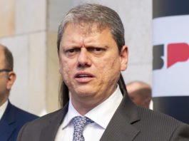 Tarcísio de Freitas admite querer disputar Planalto em 2026 e prepara cenários; decisão deve sair no mês de abril
