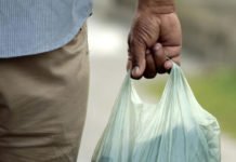 Maioria de ministros no STF considera inconstitucionais leis estaduais que obrigam mercados a dar sacolas