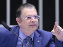 Líder do PL na Câmara, Sóstenes chama Moraes de ditador psicopata que manda nos Três Poderes e impõe sua ditatura