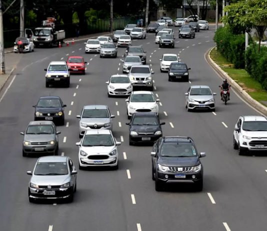 Número de pessoas que têm veículo como local de trabalho na Bahia cresceu de 168 mil em 2014 para 250 mil em 2024
