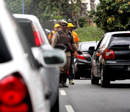 IPVA: Donos de veículos com placas de finais 3 e 4 devem quitar o imposto até este mês