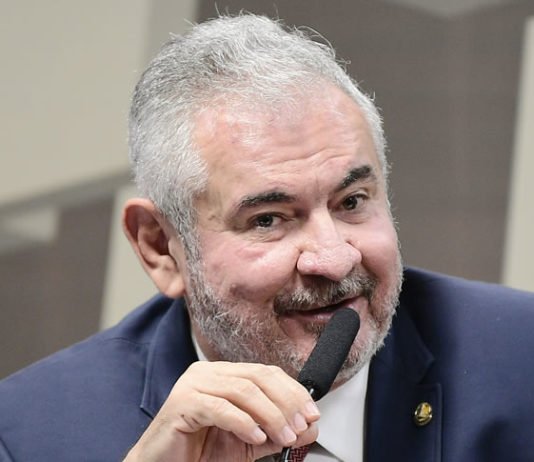 Após anunciar sua saída do PSD, Ângelo Coronel já recebeu convites de partidos e avalia novo destino político; veja mais