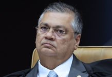 Dino determina que PF investigue conduta de Bolsonaro durante a pandemia