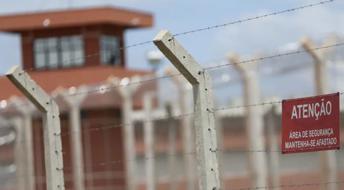 Policiais penais acusados de esquema criminoso em presídio de Feira de Santana são condenados à prisão
