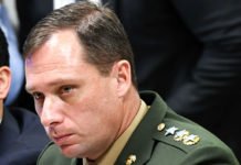 Ex-ajudante de ordens de Bolsonaro: Exército oficializa aposentadoria antecipada de Mauro Cid a partir de março