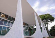 Receita admite acesso indevido a dados de ministros do STF e parentes Fisco diz que apura acessos indevidos