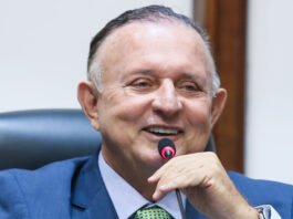 Campo Formoso ‘pega fogo’ com nova etapa da Operação Overclean enquanto Adolfo curte o gelo da Groenlândia; veja