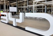 Sindicato denuncia assédio e tratamento desigual entre brasileiros e chineses na fábrica da BYD em Camaçari