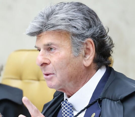 Agora pode? Luiz Fux suspende decisão que impedia gastos do Bolsa Família em plataformas de apostas online; entenda