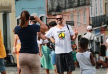 Bahia é 3º estado que mais aumentou faturamento com turismo em 2025, aponta dados da Federação do Comércio