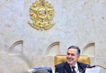 Lula e Barroso conversaram por telefone para alinhar reação à carta de Trump